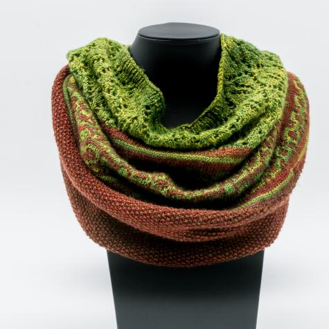 Preview: Strickset Hyben Cowl - Wolle und Anleitung in Geschenktüte